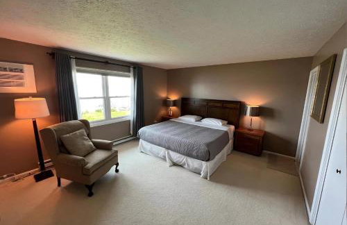 4 Bedroom Lakefront Home with Private Beach on Cedar Point Chaussee - Photo 77