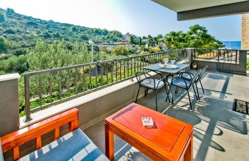 Luxurious Apartments Maslina with Beach - Photo 15