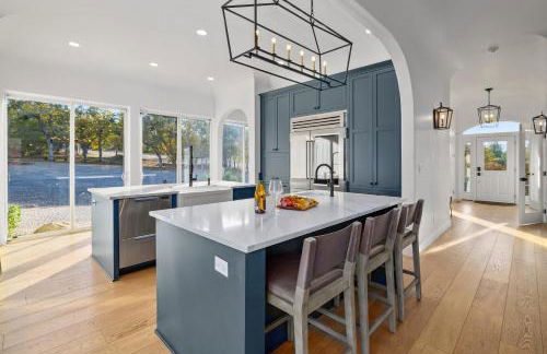 Starry Oak Vineyard Retreat w Hot Tub - Foto 29