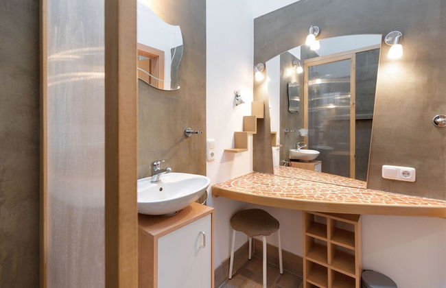 Modern Holiday Home in Pinsdorf With Garden - Photo 19