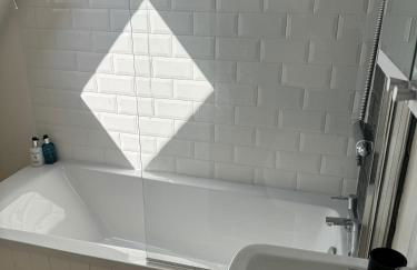 Luxury 5 bedroom house - sleeps 10 - Foto 52