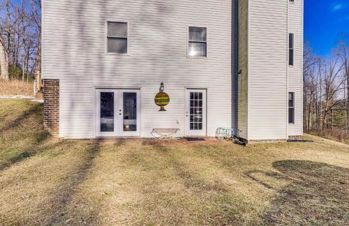 Family Home with Game Room and Decks in Etlan! - Foto 42