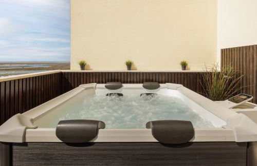 Top-Floor 2BR, Sea and city Views & Jacuzzi - Foto 2