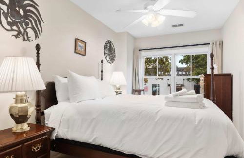 Classy Old Town Getaway 3-BR in Perfect Location - Foto 7