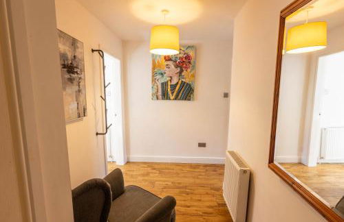 Paisley with Parking & Balcony - Pass the Keys - Foto 2