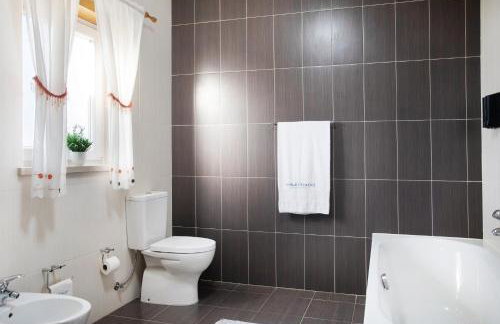 Villa Rosa com Piscina e Jacuzzi - Foto 31