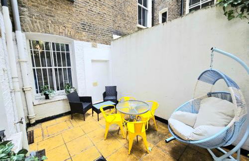 Spacious & Cosy 2 Bedroom Home plus 2 Sofa-beds with Private Entrance and Back Patio, 3 min walk to Earl's Court Station - Photo 20