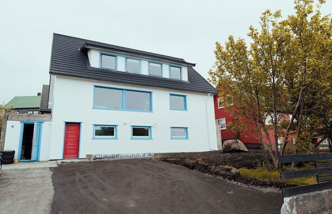 Sea View Apt / Central / Spacious / Free Parking - Photo 17