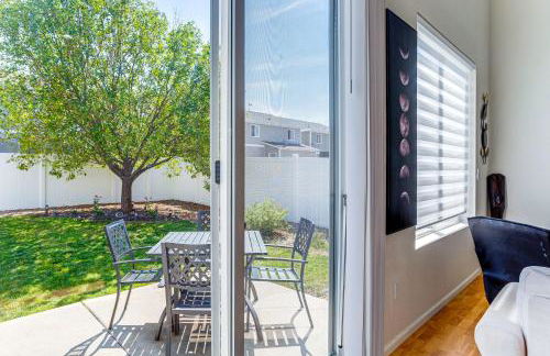 6 Mi to DIA Denver Home with Fenced Yard and Fire Pit - Foto 23