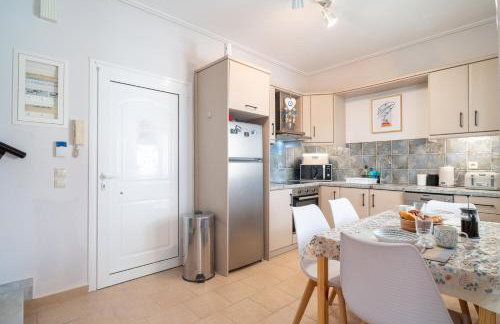 Phoebes Place At Kalamaki Court, 2 Bedroom Villa With A Shared Pool - Fully Refurbished For 2026 - Foto 8