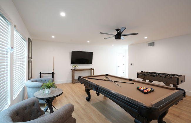 Coming Mid-April 2023! Beautifully upgraded two-story home with backyard oasis - Foto 53