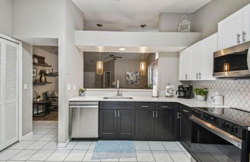 THIS IS PARADISE FOUND! Private In-Ground Pool Home, Views, Near Dis, NO Steps, LOW Rates! - Foto 116