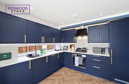 Spacious 4 Bedroom 2 Bath Serviced Home For Contractors & Families with X2 Free Parking Spaces, Fast WiFi - Hosted By Redwood Stays - Foto 43