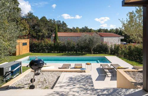 Malerische Steinvilla mit Privatpool, fantastischem Panoramablick, Garten und Grill - Foto 1