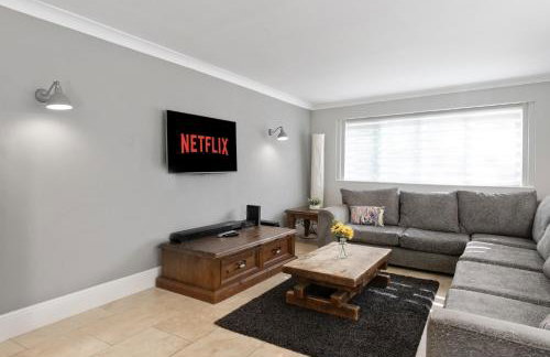 Beautiful Secluded 2 Bedroom Coach House - Foto 2