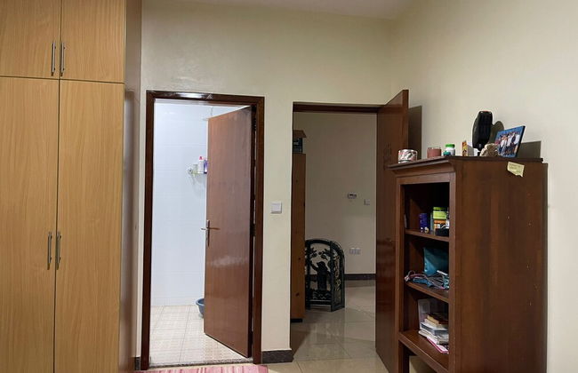 The Mugabi's Spacious Private Room - Foto 24