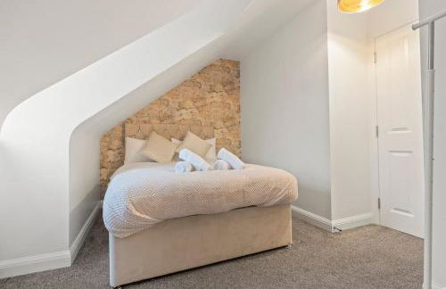 Luxury 5 bedroom House With FREE Parking and Pool Table - Foto 8