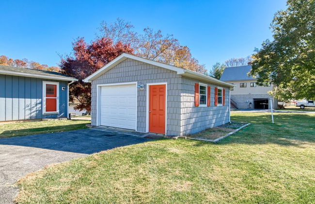 New River 3BR - Fishing, Kayaking, Hot tub, VT Game Weekends - Photo 54