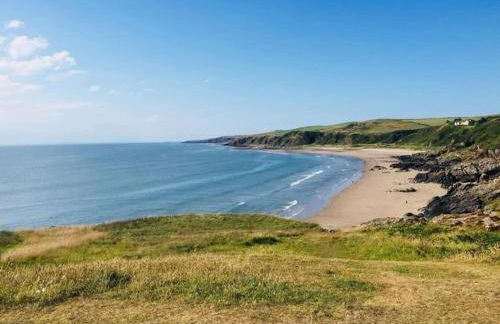 HollyJess Hoose - Photo 8