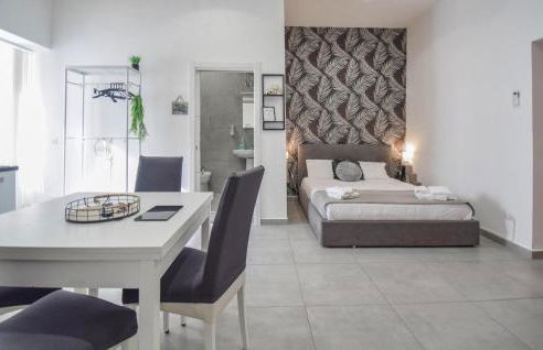 Beautiful Apartment In Napoli With Wifi - Foto 12