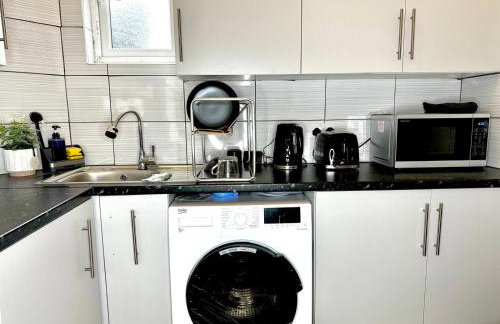 Serviced 4 bed 2 bath Manor Park House - Foto 33