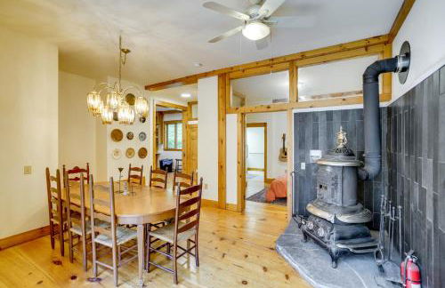 Secluded Family Getaway with On-Site Creek in Hawley - Foto 2