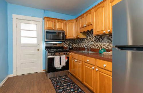 Cozy 1-Bedroom House in Tranquil Skokie With Free Parking - Foto 6