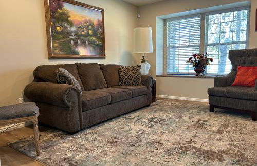 Betty's Place II - Photo 6