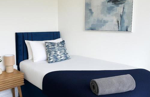 Contractors, Private Driveway for Multiple cars, Wifi, Long Stay - Photo 22