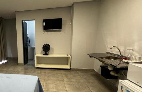 Kitnet independente muito bem localizada - Foto 9