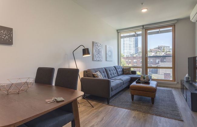 Domicile Suites at Cove - Photo 42