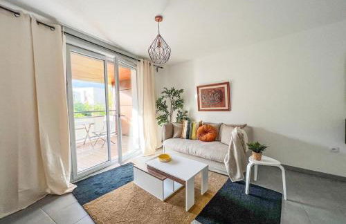 Confortable T2 pour 4 voyageurs, parking privé et terrasse - Foto 1