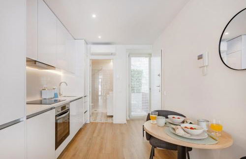 Studio Central 111 Collection - Photo 19