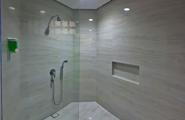 Villa 4-BR Klub Bunga No. 8 Batu Malang - Foto 13