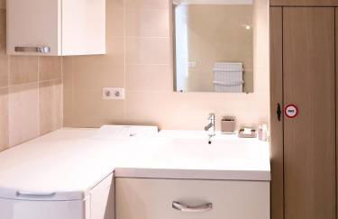 Exclusive Authentic Riviera Villa - Private Pool, Pétanque Court, Panoramic Mediterranean Sea & Estérel Mountain Views - Foto 29