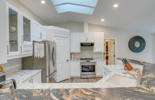 Modern Bellingham Home for work & play, beach access - Foto 6