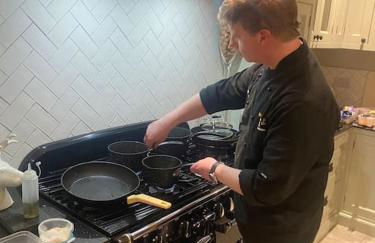 Secluded Countryside Home, Hot Tub, Onsite Pub, Pool Table, Sleeps upto 13, Perfect for a family get together - Photo 12