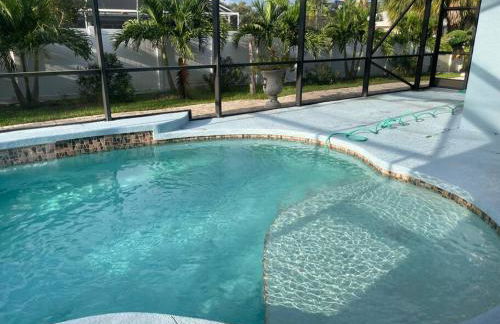 Port Charlotte Palms-Pet friendly, Heated Private Pool and Mini Orchard - Foto 6