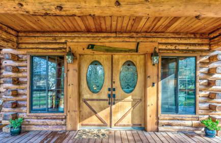 Log Cabin sleeps 20 with hot tub, EV Charger, firepit - Foto 17