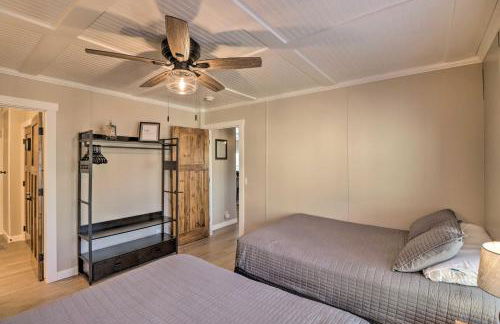 Lakefront Greers Ferry Cabin with Covered Boat Slip! - Foto 22