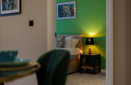 Jungle Luxe Retreat, 2Bed 2Bath Leeds, Center & Stadium - Foto 5