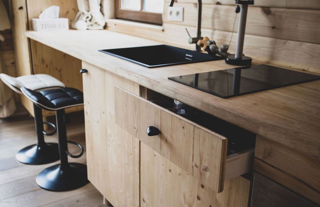 Romantic Woodland Chalet - Photo 9