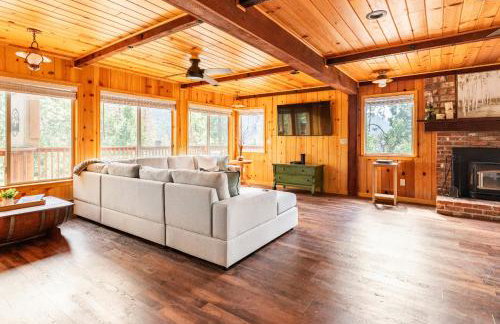 Sequoia Retreat- Spacious Cabin, Hot tub, & Sundeck - Foto 40