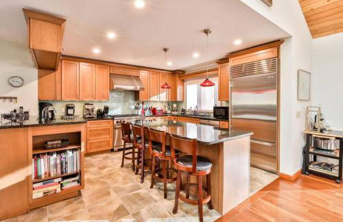 Mountain house w/ stunning views & gourmet kitchen - Foto 3