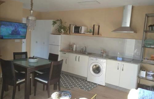 Charming House in Parada with Large Garden - Foto 4