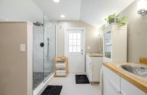 Massive 3 bedroom with large backyard - Foto 5