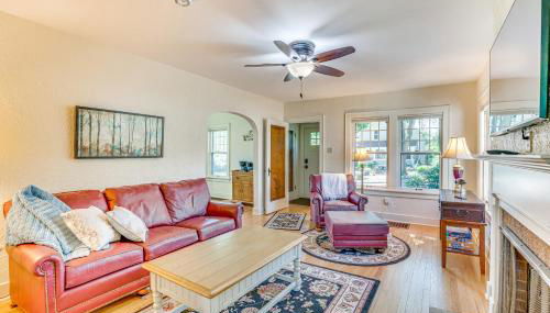 Charming Lake Mills Home Near Rock Lake and Beach - Foto 5