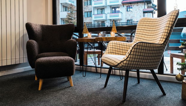 Coin salon dans le hall