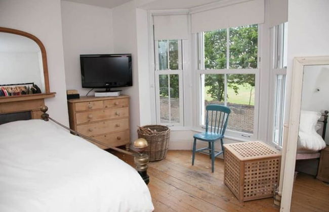 2 Bedroom House Next to the Sea, Lots of Fun! - Photo 9