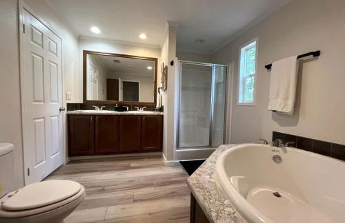 Spacious Modern Cabin on Toledo Bend Lake with Gorgeous Deck and Patio for an Amazing Family Getaway in Hemphill, Texas - Foto 20